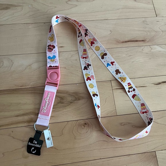 Disney Lanyard - Picture 1 of 2